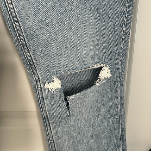 NWOT Abercrombie & Fitch Curve Love High Rise Skinny Jean Size 26 Short - Picture 2 of 5